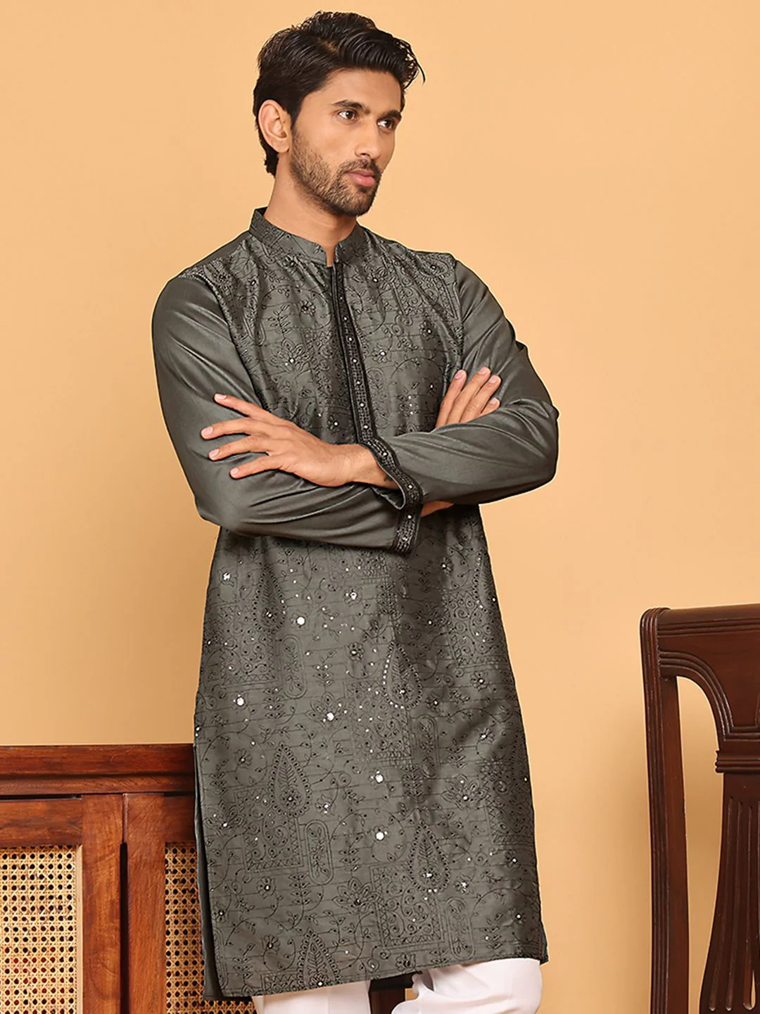 Jompers Floral Embroidered Mandarin Collar Mirror Work Straight Kurta - Image 3