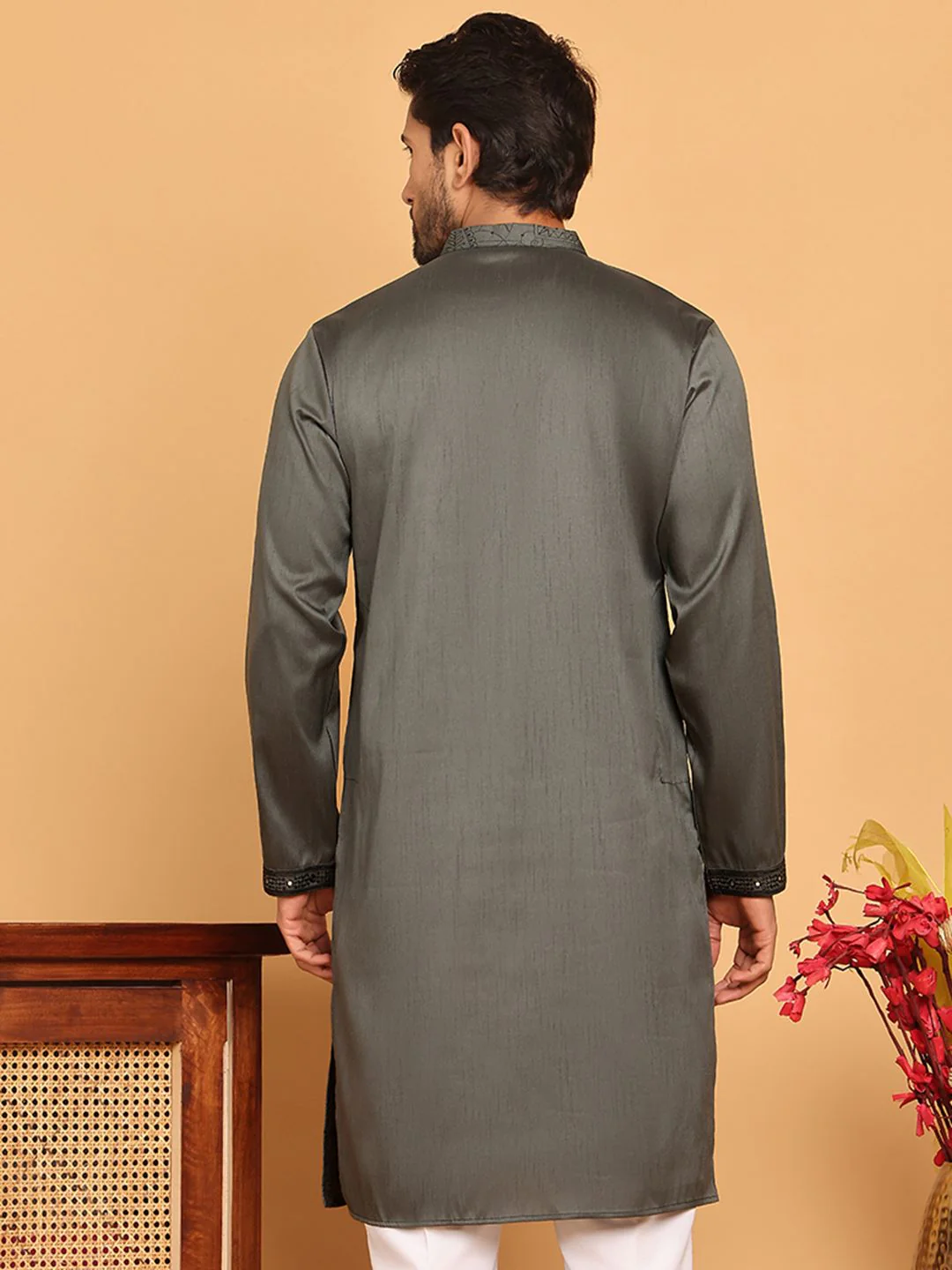 Jompers Floral Embroidered Mandarin Collar Mirror Work Straight Kurta - Image 4