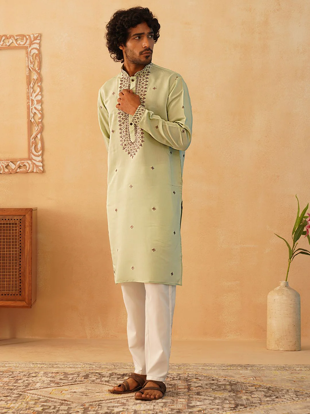 Jompers Floral Embroidered Sequinned Mandarin Collar Kurta With Trousers - Image 2