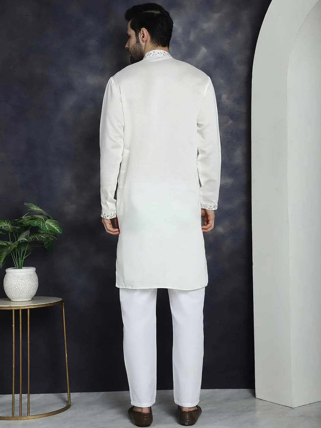 Jompers Geometric Embroidered Regular Mirror Work Kurta With Pyjamas - Image 3