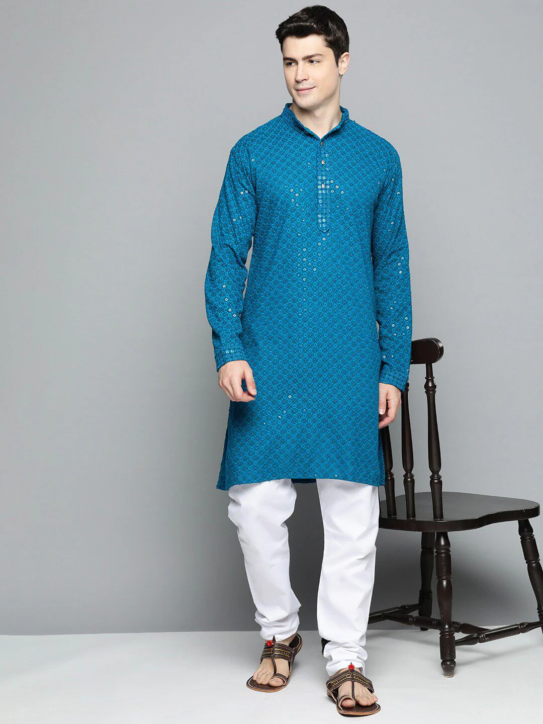 Jompers Men Embroidered Cotton Sequinned Kurta - Image 6