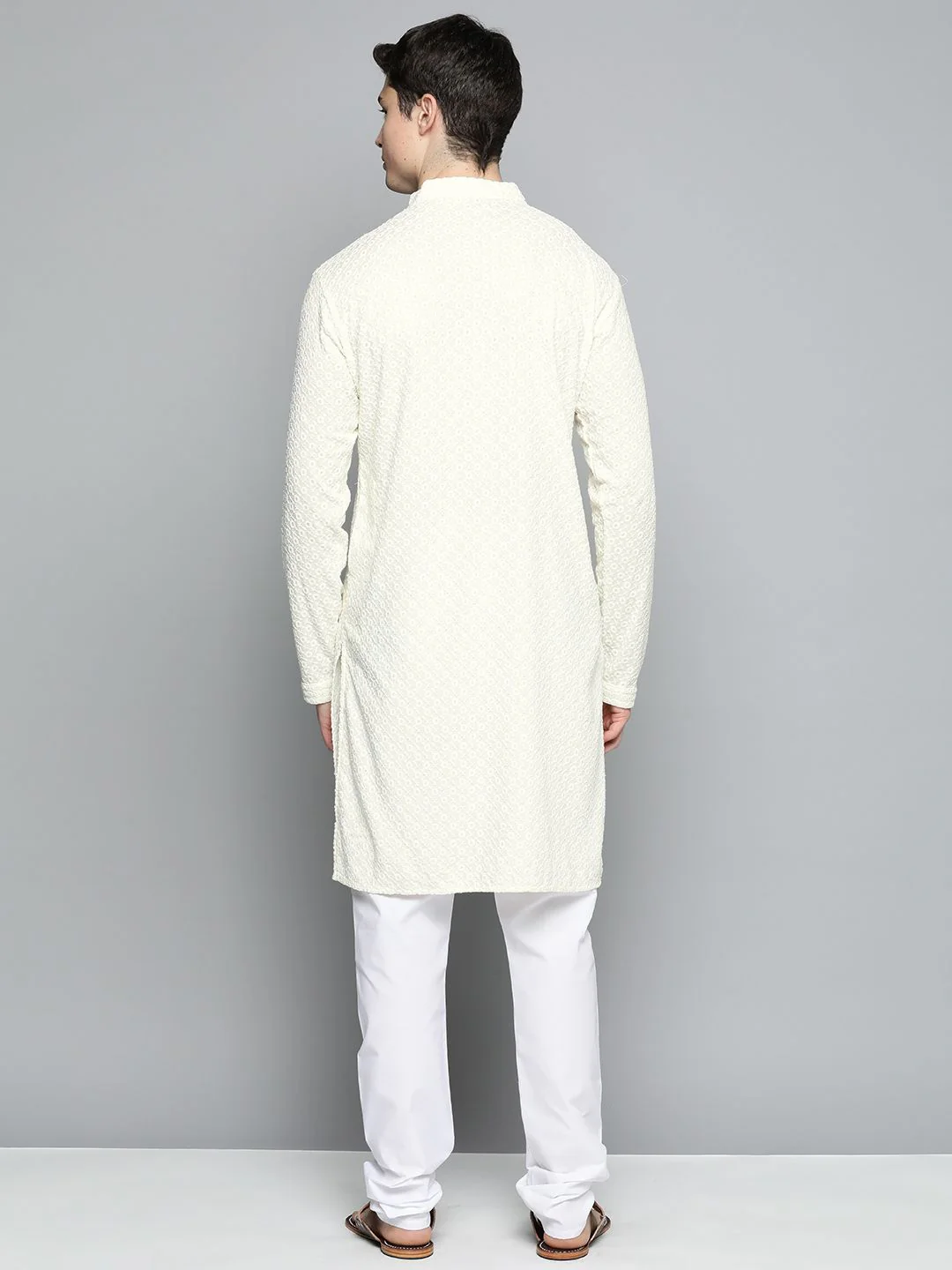 Jompers Men Floral Embroidered Chikankari Pure Cotton Kurta with Churidar - Image 4