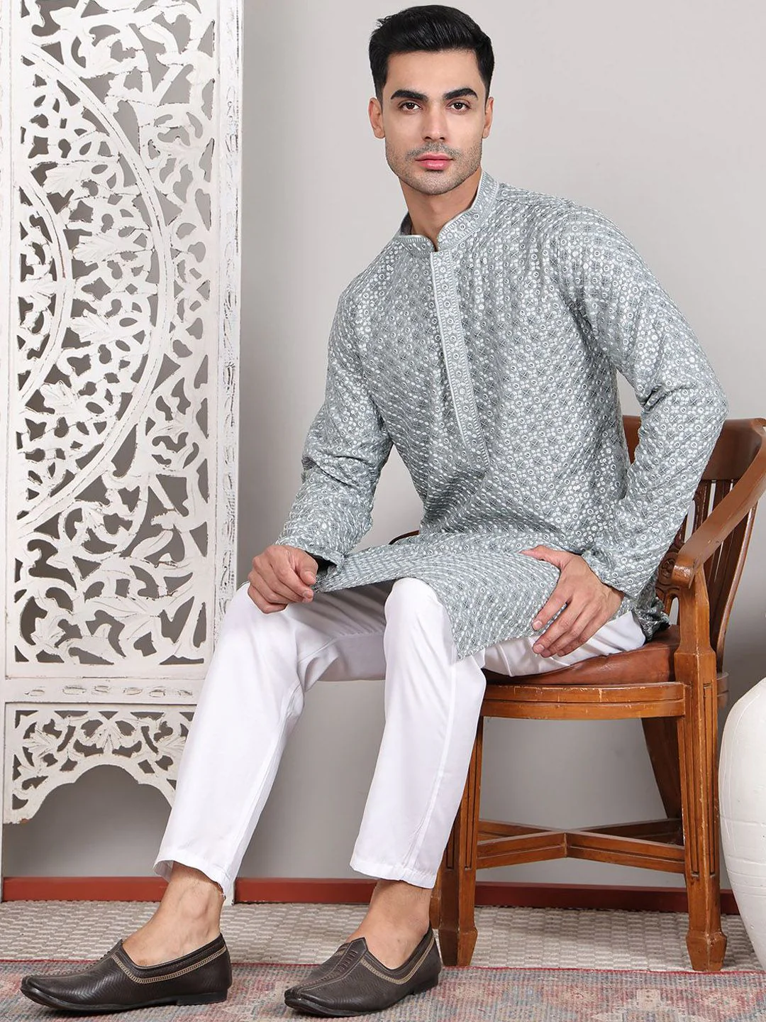 Jompers Men Geometric Embroidered Sequinned Kurta - Image 10