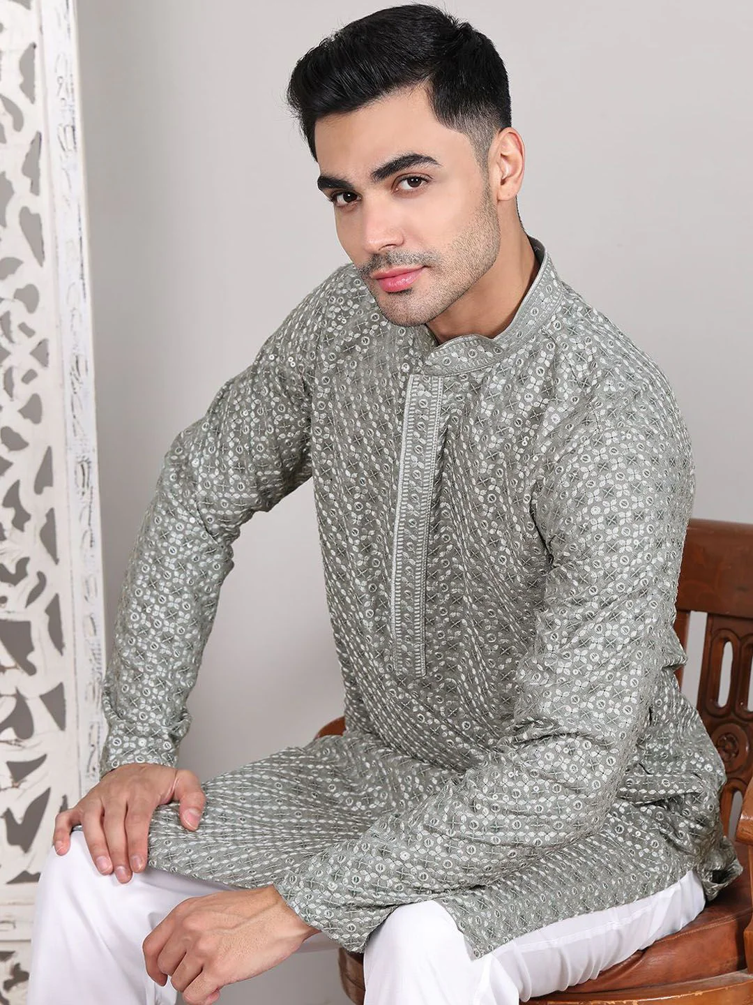 Jompers Men Geometric Embroidered Sequinned Kurta - Image 6