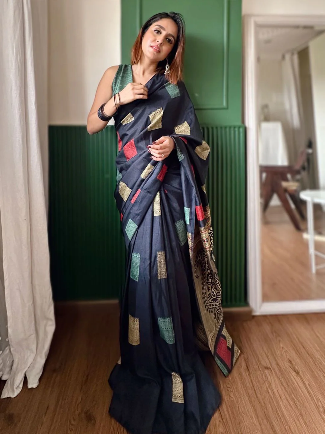 KALINI Ethnic Motifs Printed Saree With Blouse Piece - Image 2