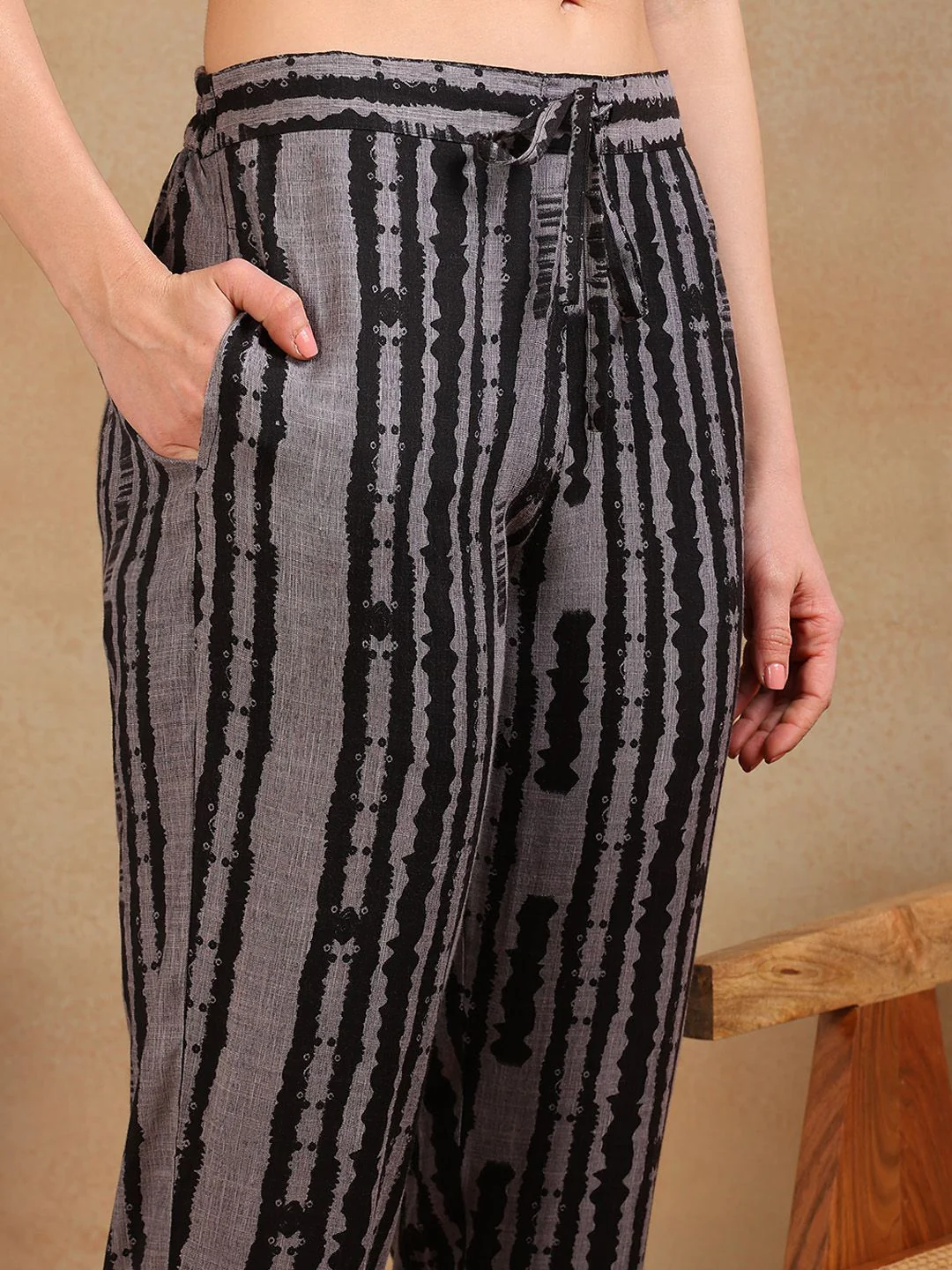 KALINI Floral Printed Regular Zari Straight Kurta with Trousers & Dupatta - Image 3