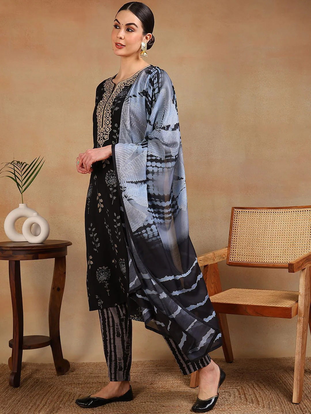 KALINI Floral Printed Regular Zari Straight Kurta with Trousers & Dupatta - Image 4
