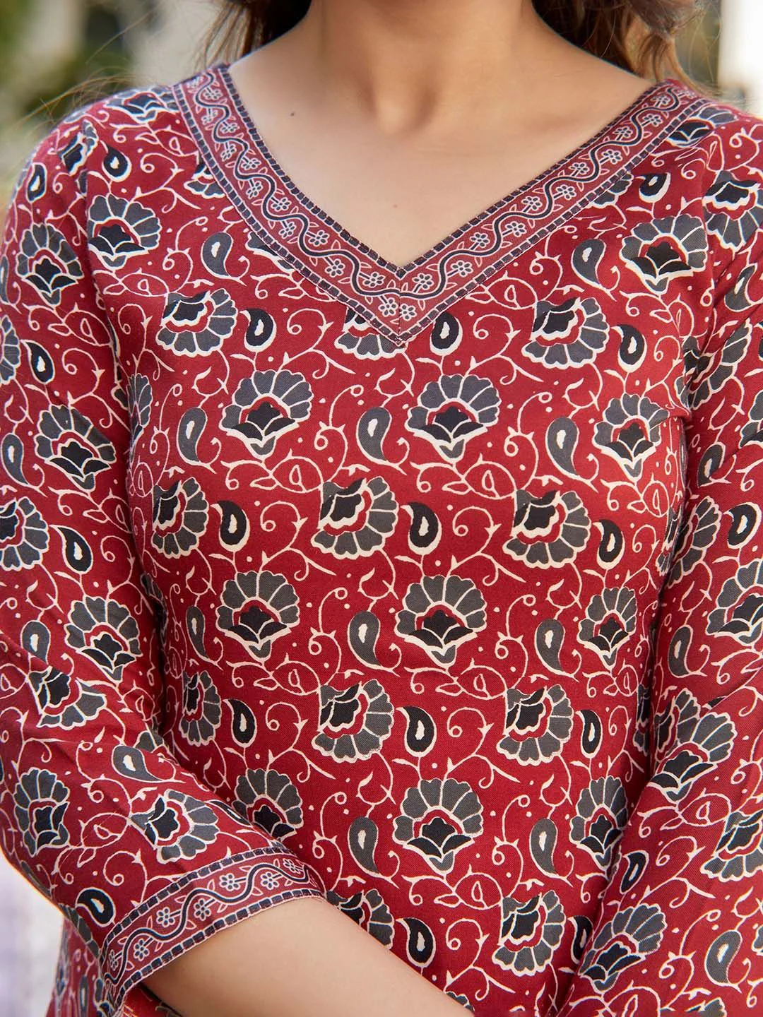 KALINI Women Floral Printed Regular Thread Work Kurta with Trousers & With Dupatta - Image 2