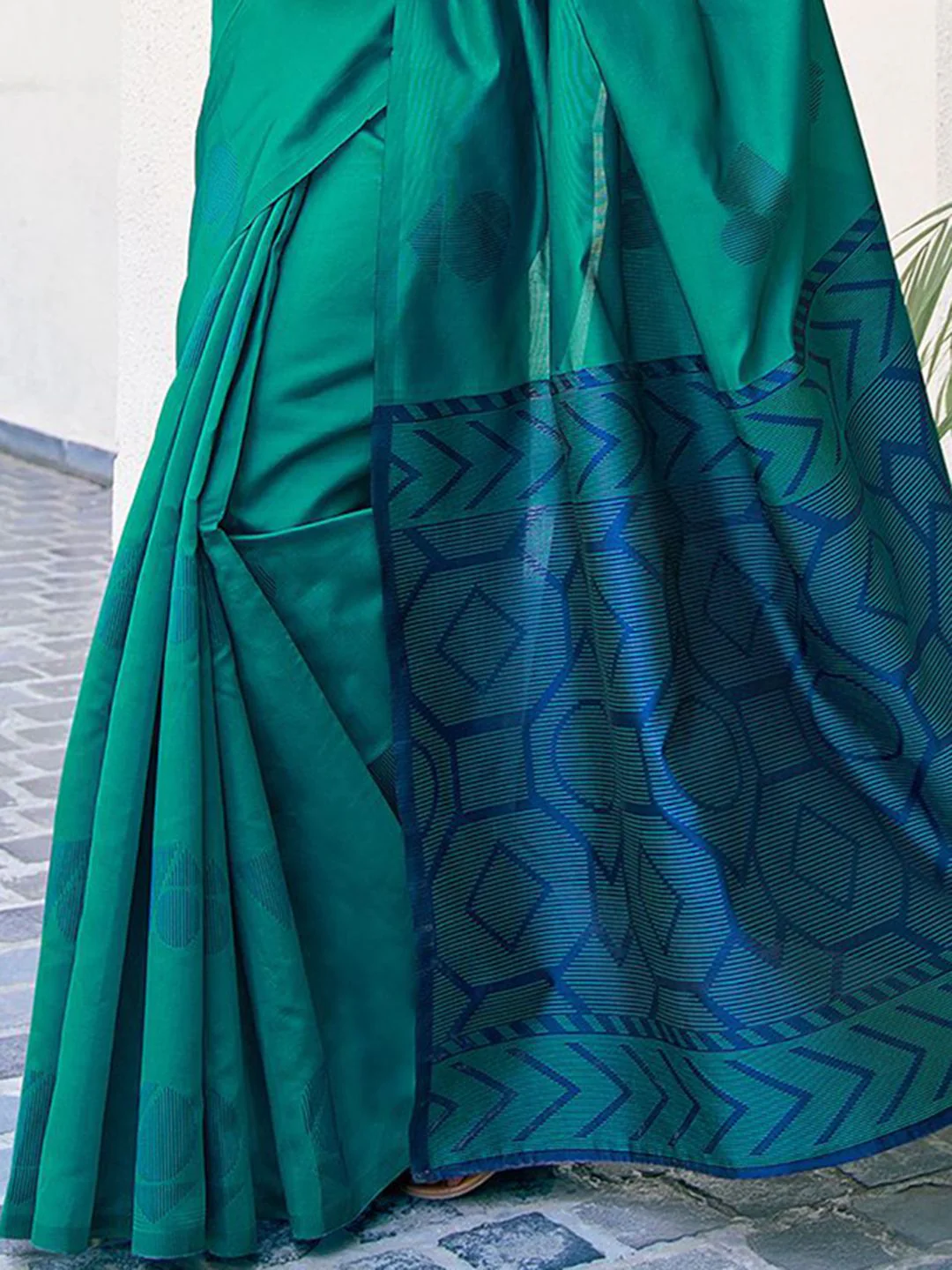KALINI Woven Design Silk Blend Saree - Image 7
