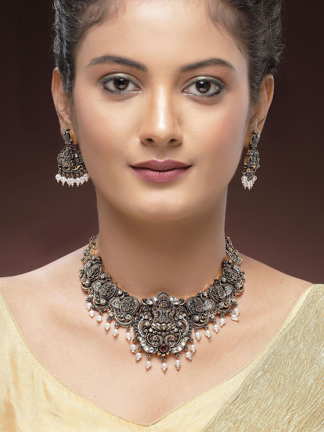 KARATCART Gold-Plated Artificial Stone-Studded & Beaded Laxmi Mata Temple Jewellery Set - Image 6