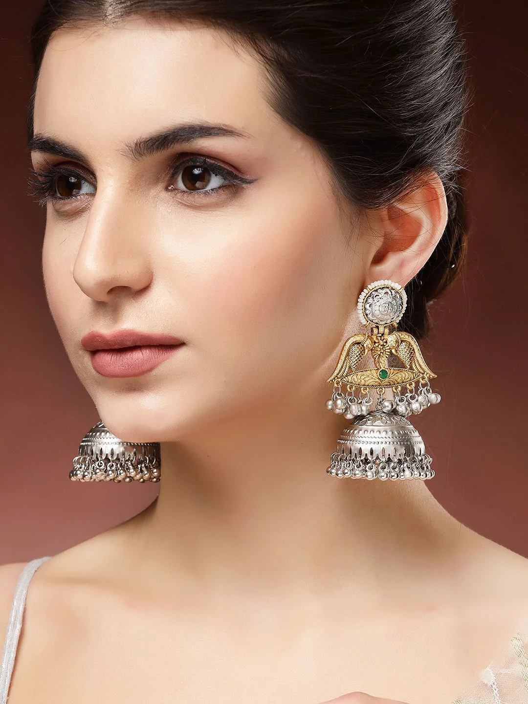 KARATCART Gold-Plated Dome Shaped Kundan Studded & Beaded Bird Motif Jhumkas - Image 4