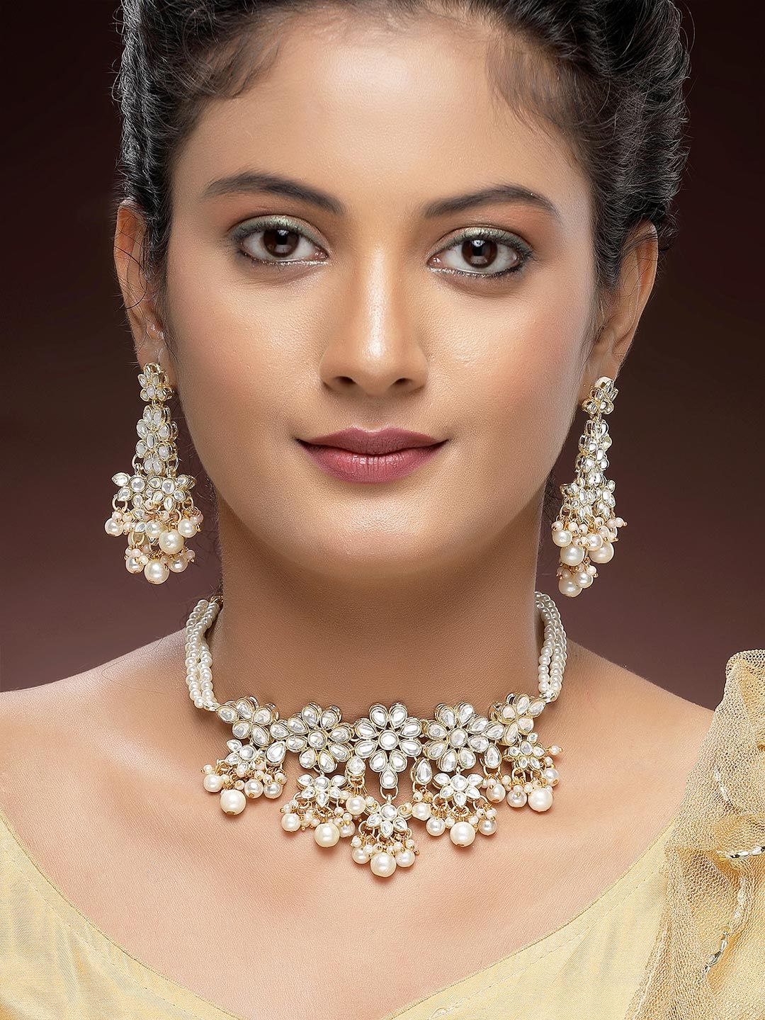 KARATCART Gold-Plated White Kundan-Studded & Pearl Beaded Jewellery Set - Image 2