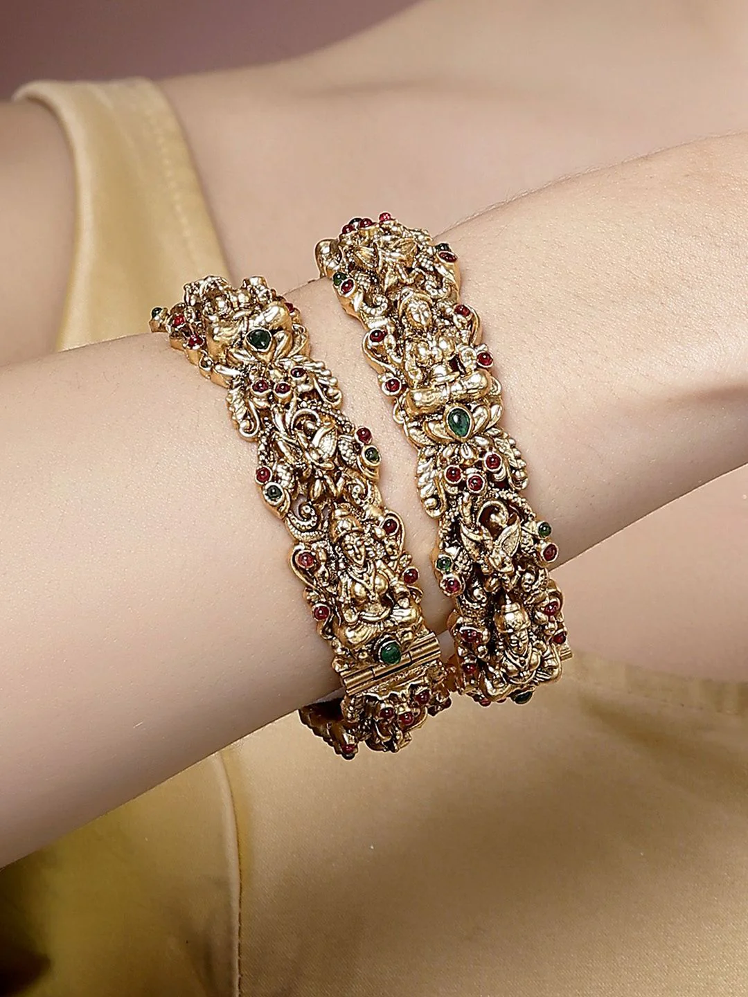 KARATCART Set Of 2 Gold Plated Kundan Stone Studded Laxmi Mata Temple Bangles - Image 4