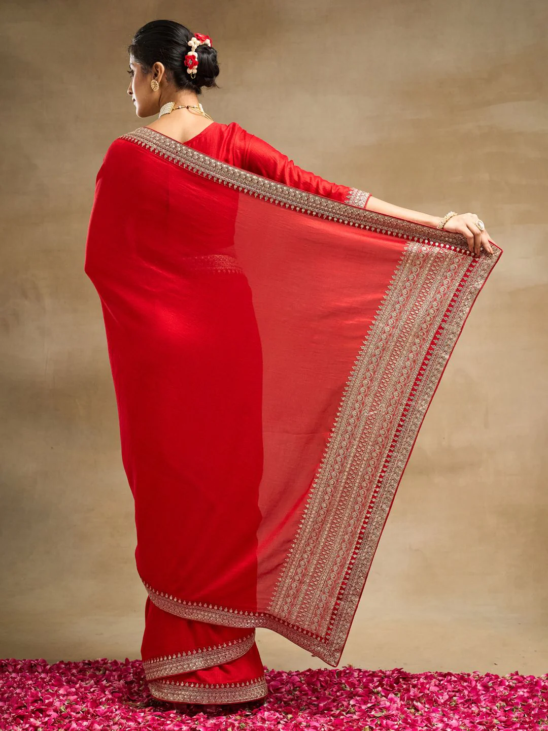 kasee Solid Embroidered Pure Silk Saree - Image 3