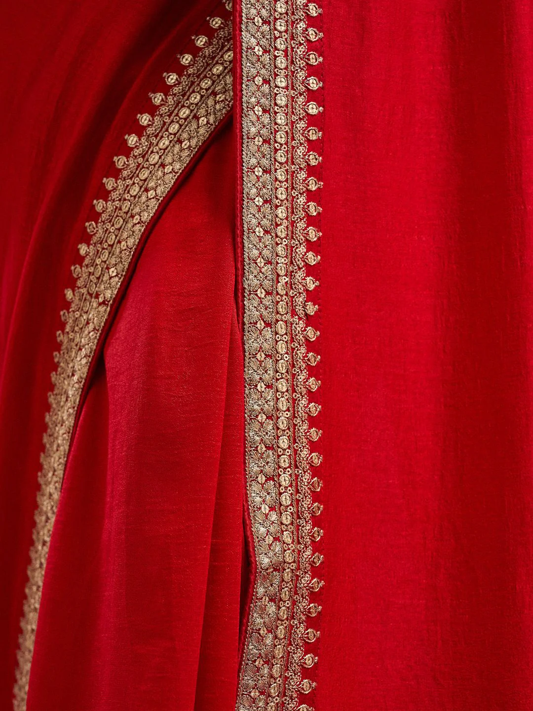 kasee Solid Embroidered Pure Silk Saree - Image 6