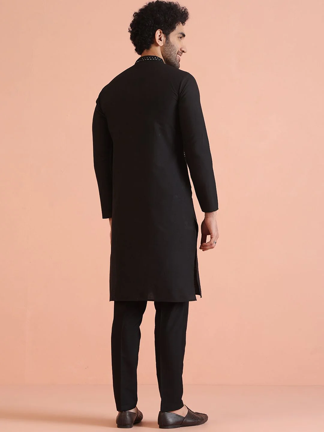 KISAH Geometric Embroidered Mirror Work Kurta - Image 4