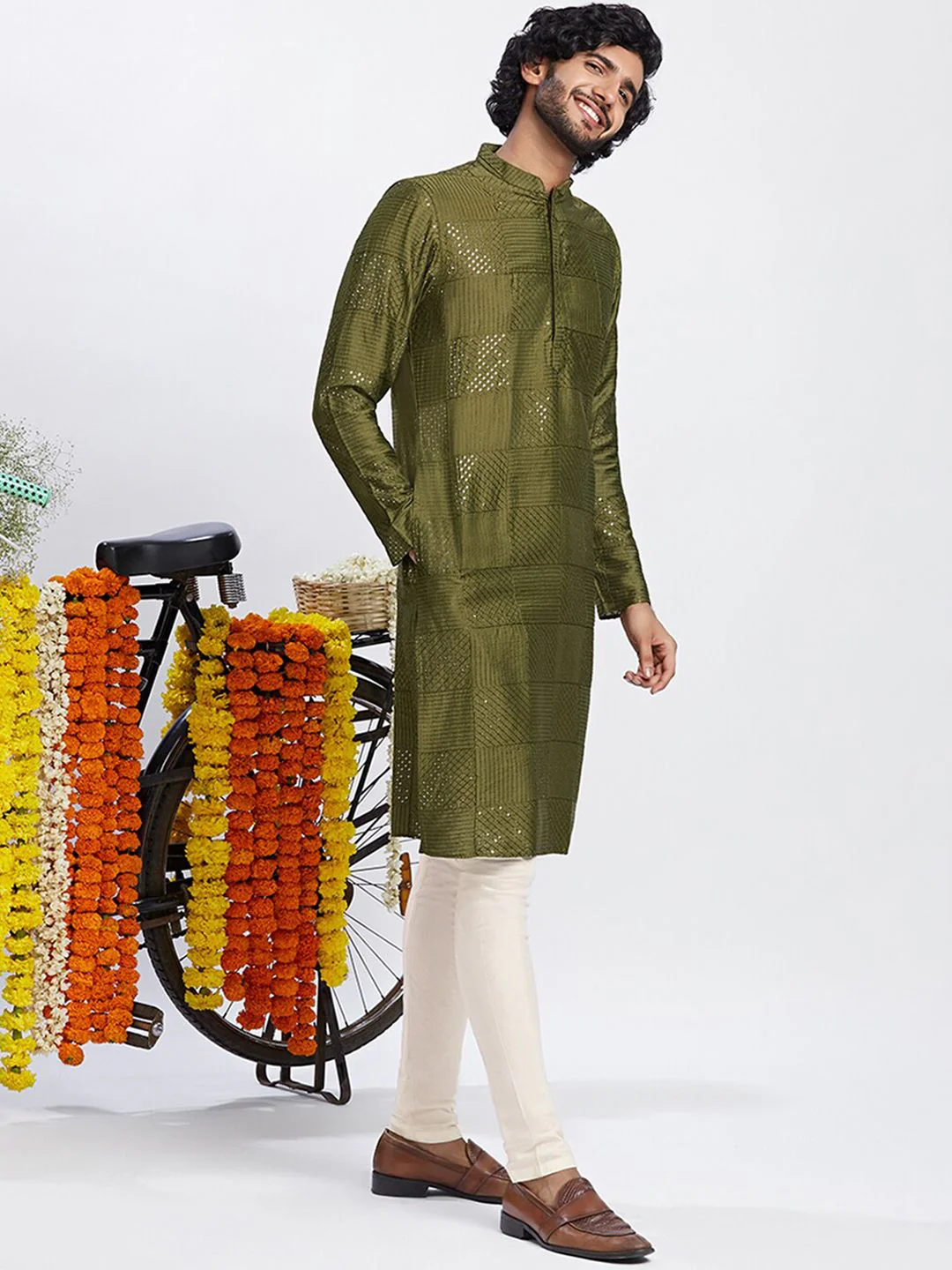 KISAH Geometric Embroidered Sequinned Straight Kurta - Image 3