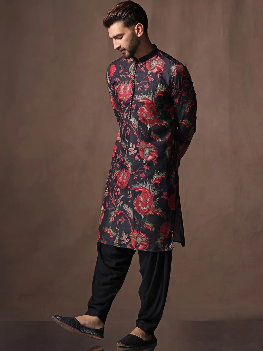 KISAH Men Black Floral Printed Mandarin Collar Regular Kurta With Patiala Set - Image 4