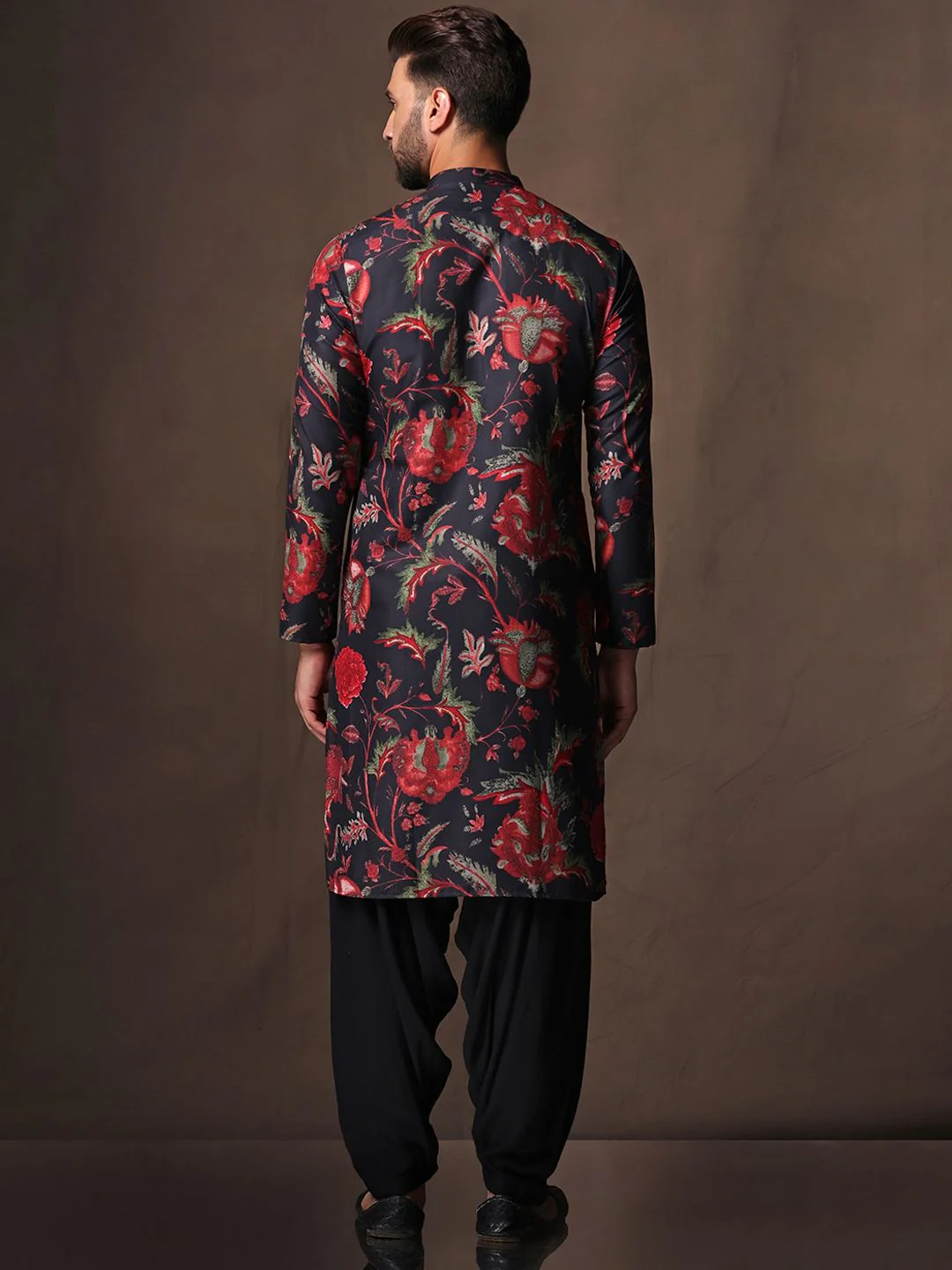 KISAH Men Black Floral Printed Mandarin Collar Regular Kurta With Patiala Set - Image 5