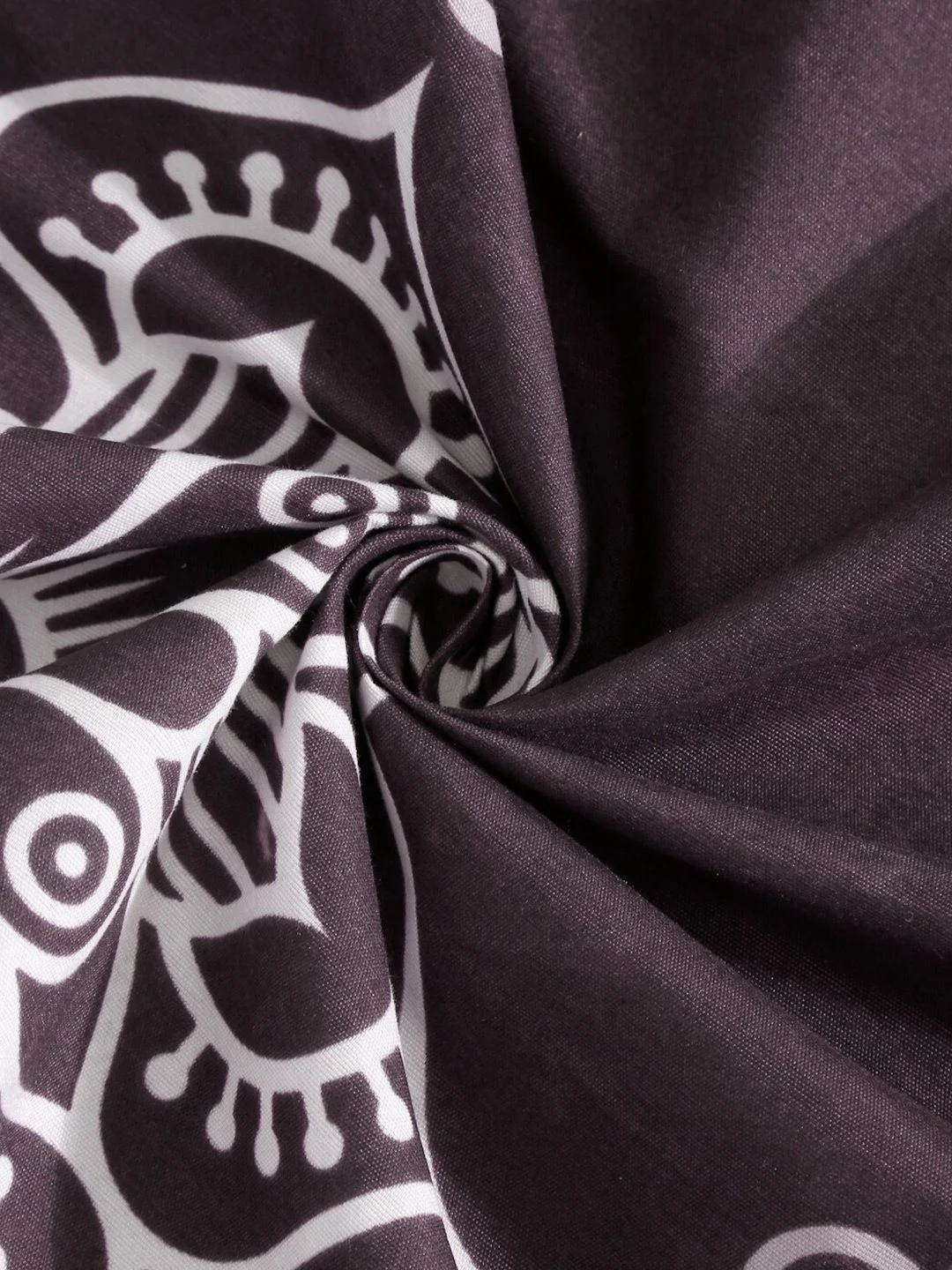 KLOTTHE Black Ethnic Motifs Printed 300TC Fitted Double King Bedsheet With 4 Pillow Cover - Image 4