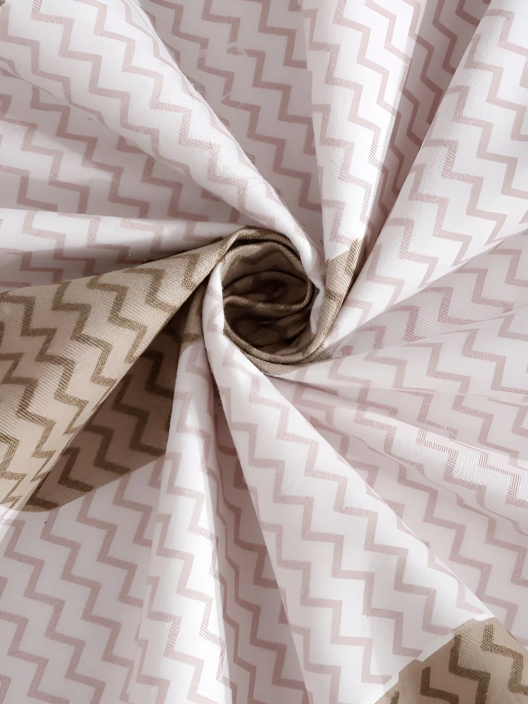 KLOTTHE Brown Abstract Printed 300TC Super King Fitted Bedsheet With 2 Pillow Covers - Image 4