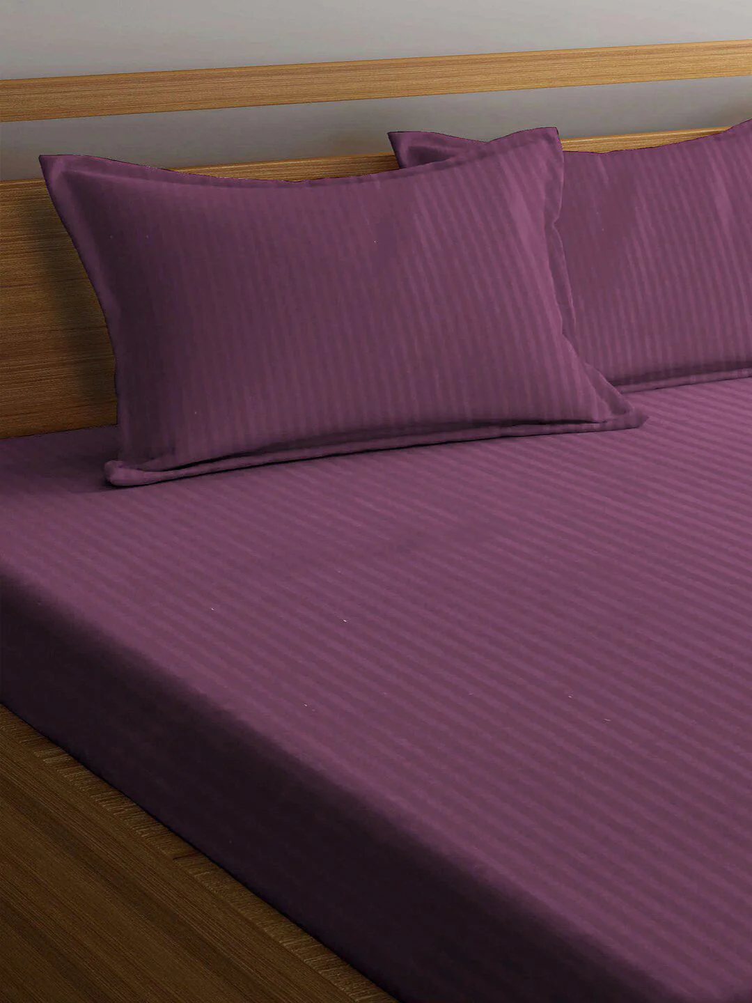 KLOTTHE Striped 300 TC Fitted King Bedsheet with 2 Pillow Covers - Image 3