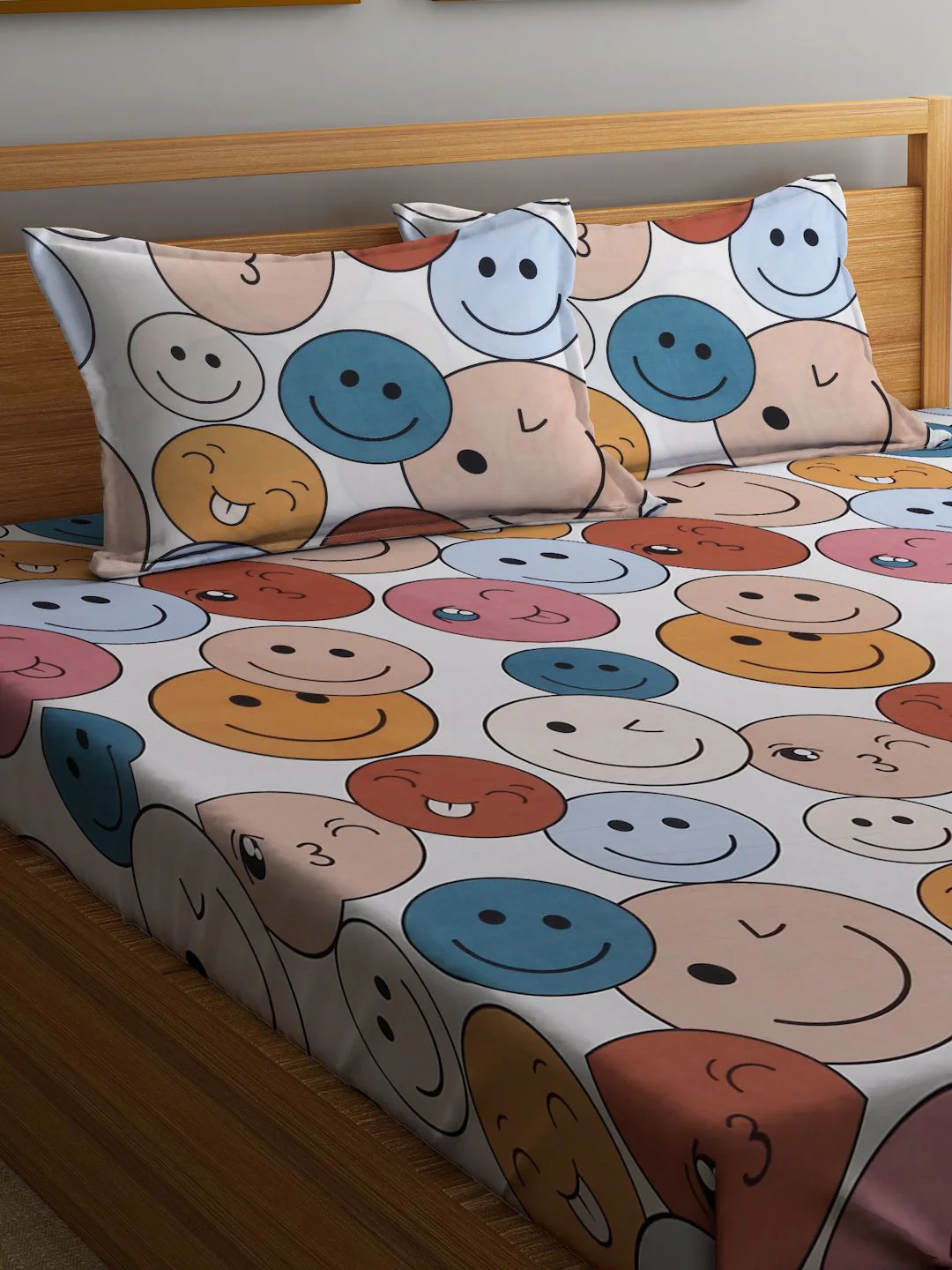 KLOTTHE White & Blue Cartoon Characters 300 TC Fitted King Bedsheet with 2 Pillow Covers - Image 3