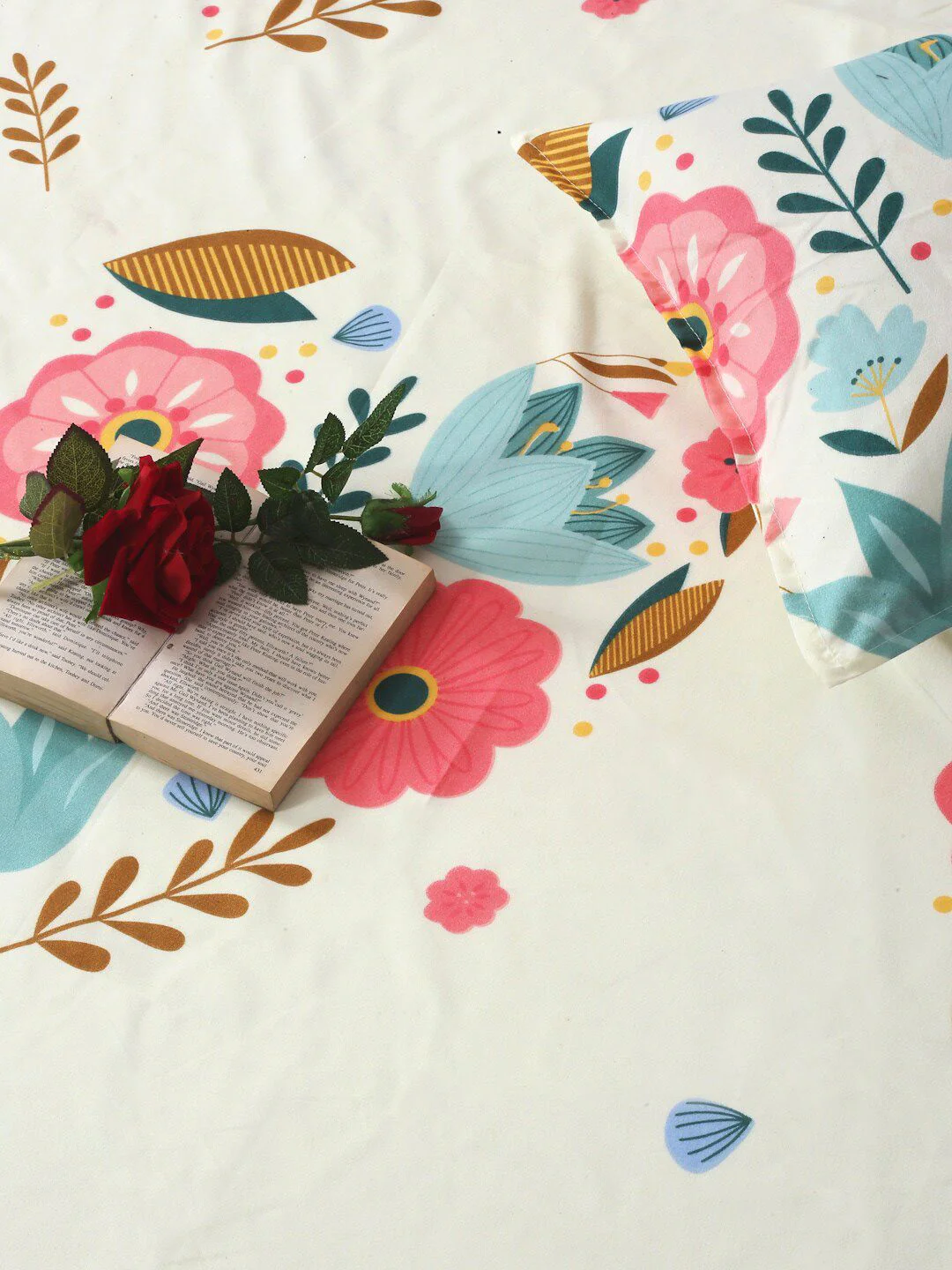 KLOTTHE White & Pink Printed 300 TC Double King Fitted Bedsheet With 2 Pillow Covers - Image 5