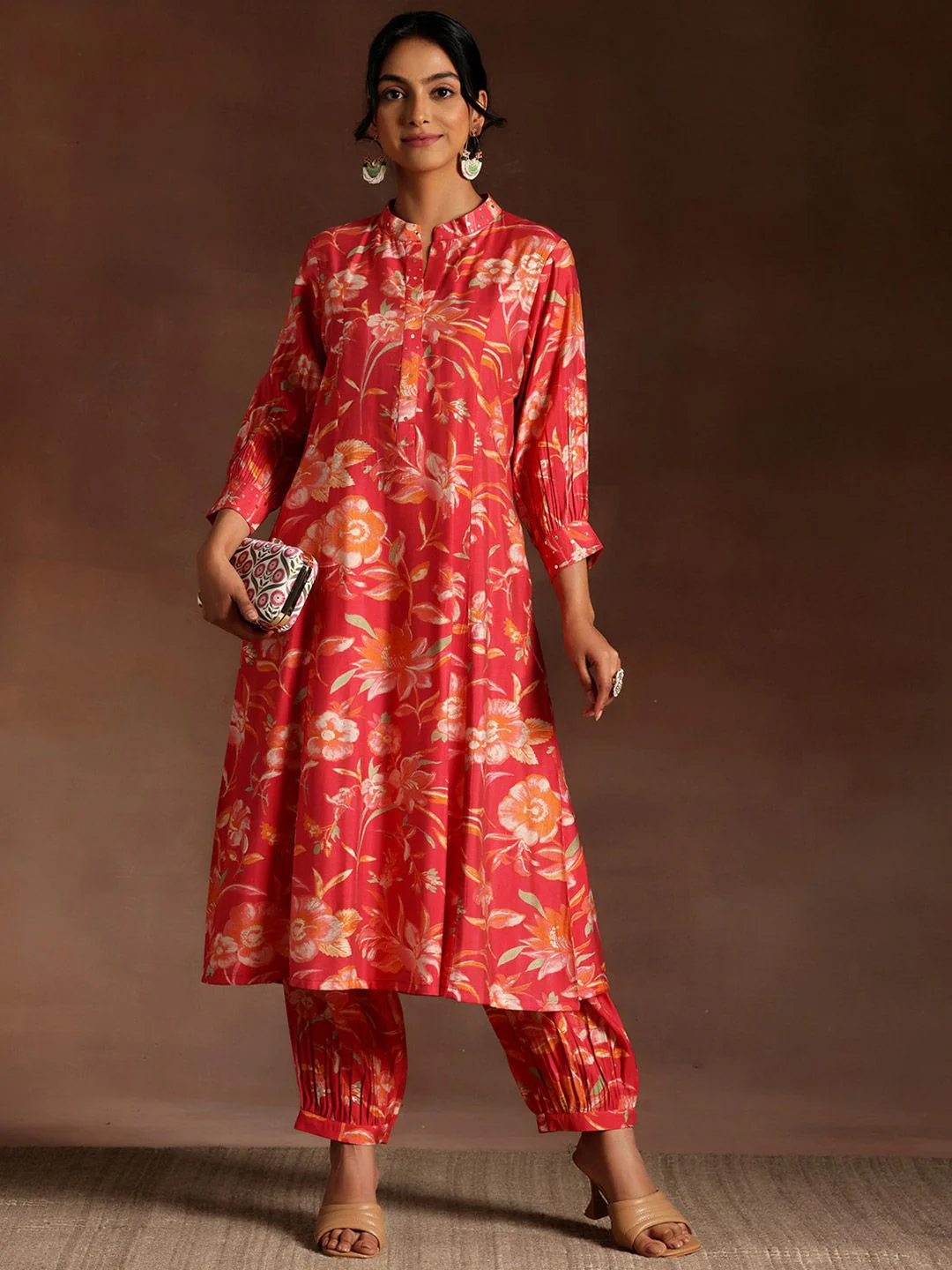 Libas Abstract Printed Regular Kurta with Salwar - Image 4