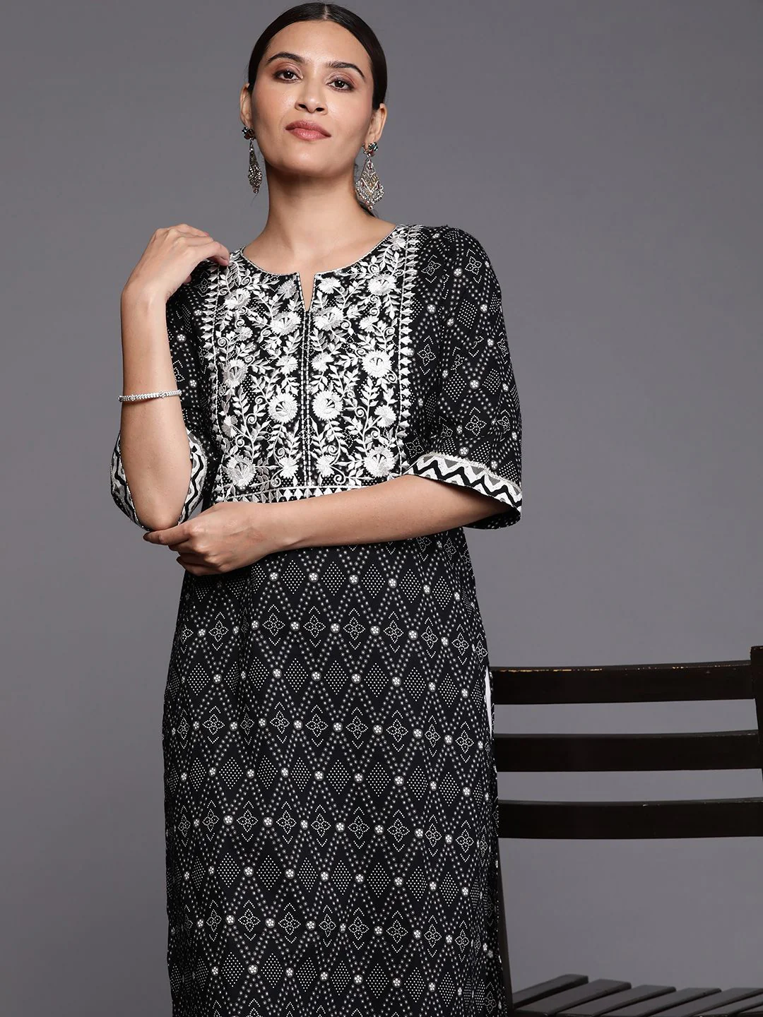 Libas Bandhani Yoke Design Thread Work Kurta - Image 3