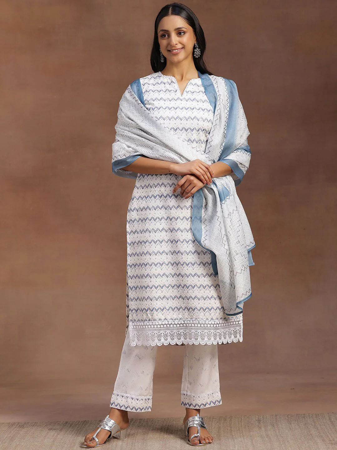 Libas Chevron Embroidered Regular Thread Work Kurta With Palazzos & Dupatta - Image 6