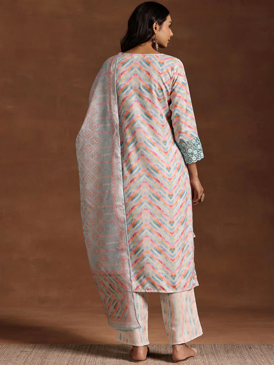 Libas Embroidered Regular Thread Work Straight Kurta with Palazzos & Dupatta - Image 6