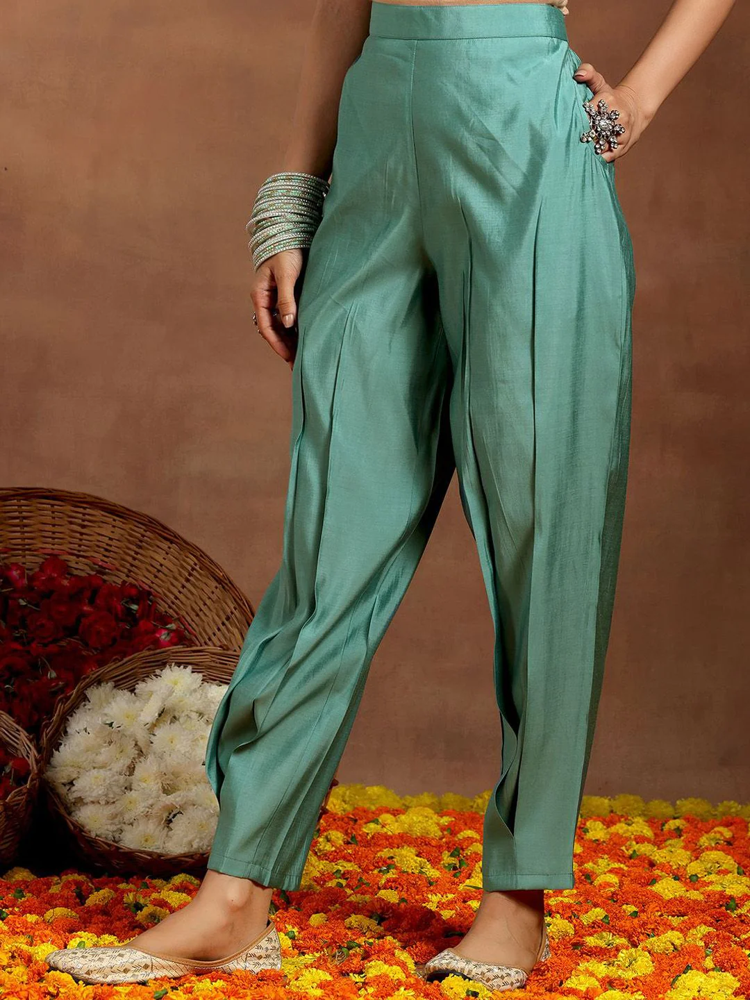 Libas Ethnic Motifs Embroidered Thread Work Straight Kurta with Trousers & With Dupatta - Image 7