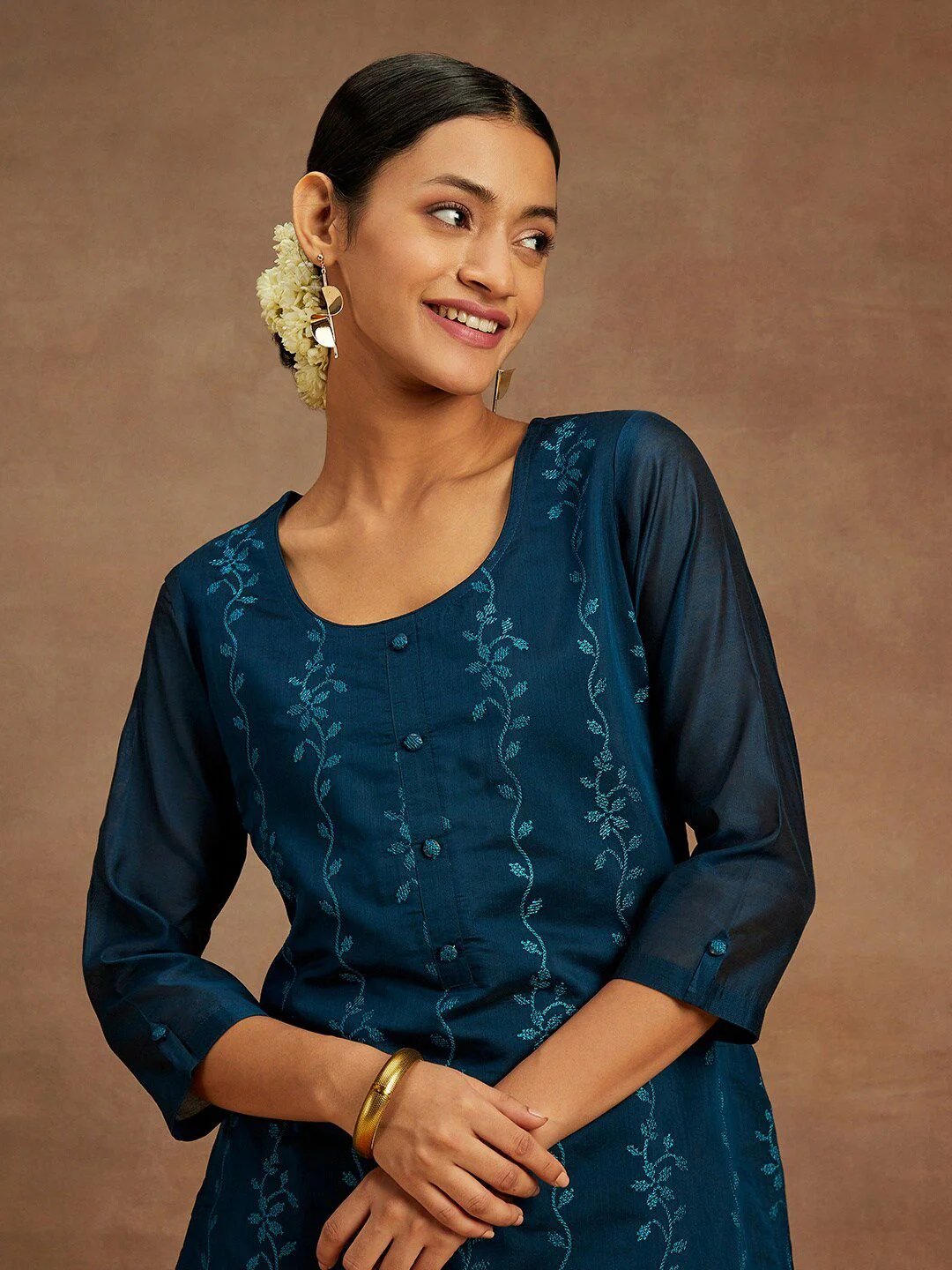 Libas Floral Embroidered Chanderi Silk Kurta - Image 4