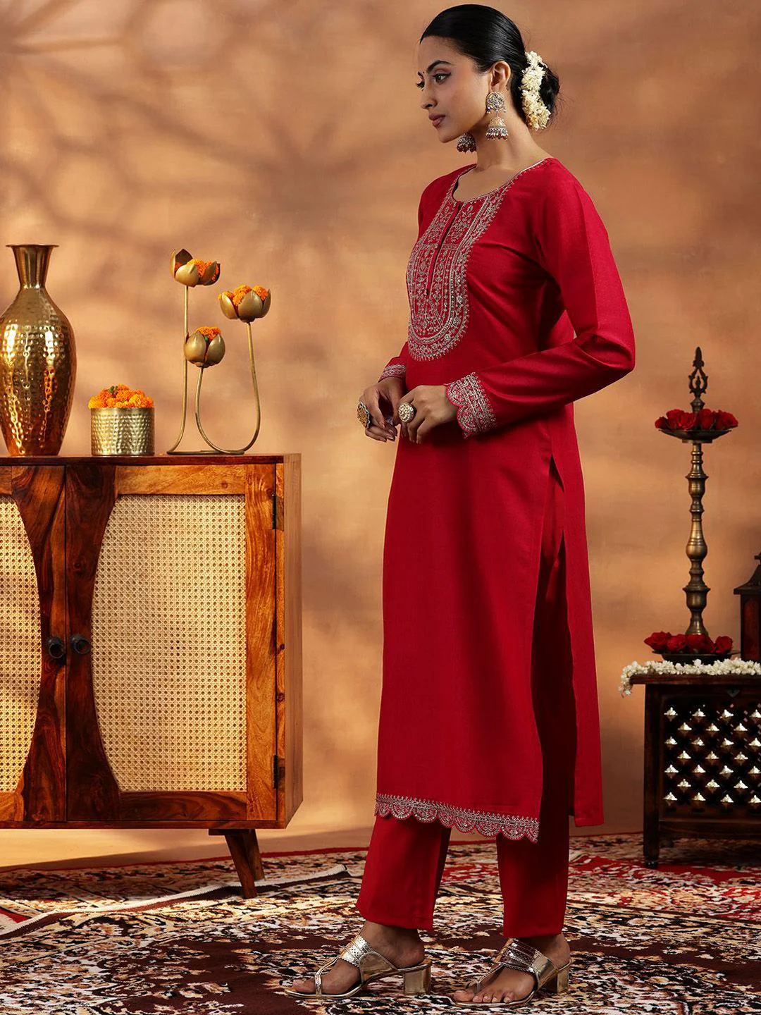 Libas Floral Embroidered Sequinned Dobby Weave Straight Kurta With Trousers & Dupatta - Image 5
