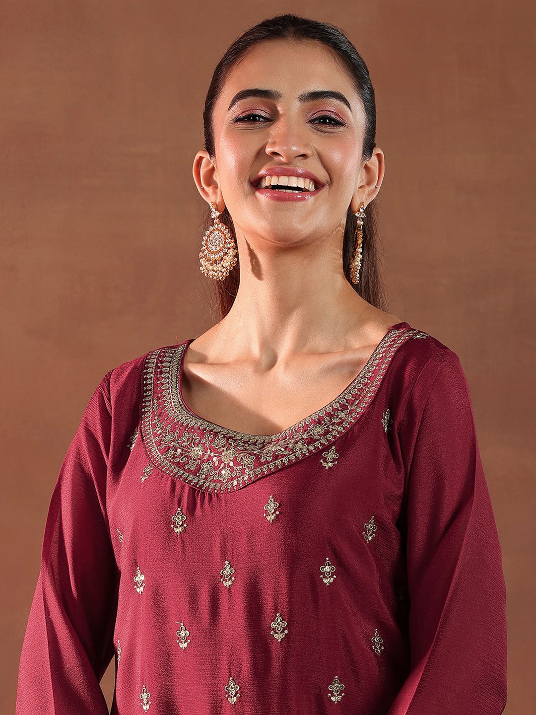 Libas Floral Embroidered Sequinned Straight Kurta with Palazzos & Dupatta - Image 3