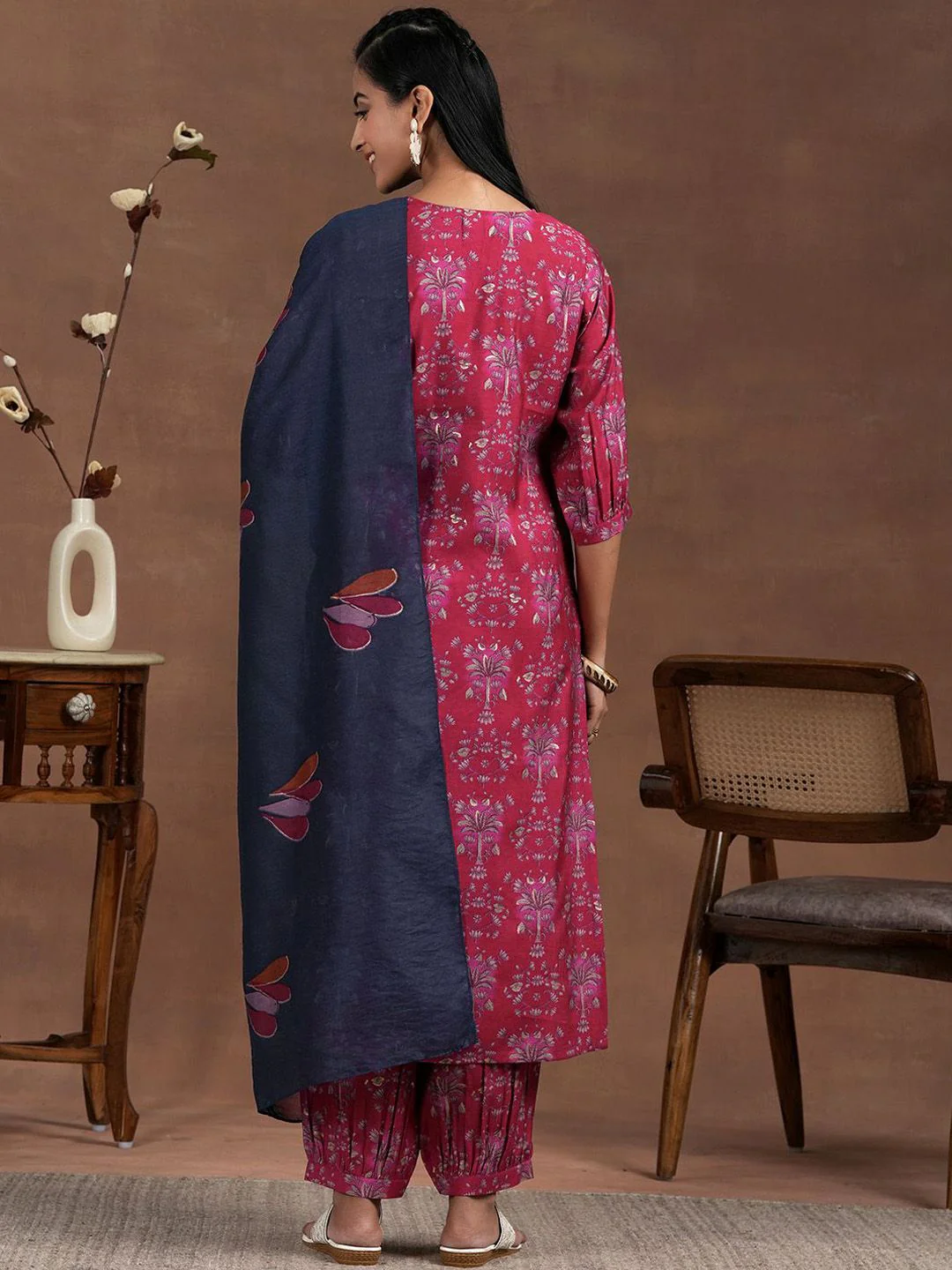 Libas Floral Printed Keyhole Neck Straight Kurta With Salwar & Dupatta - Image 4