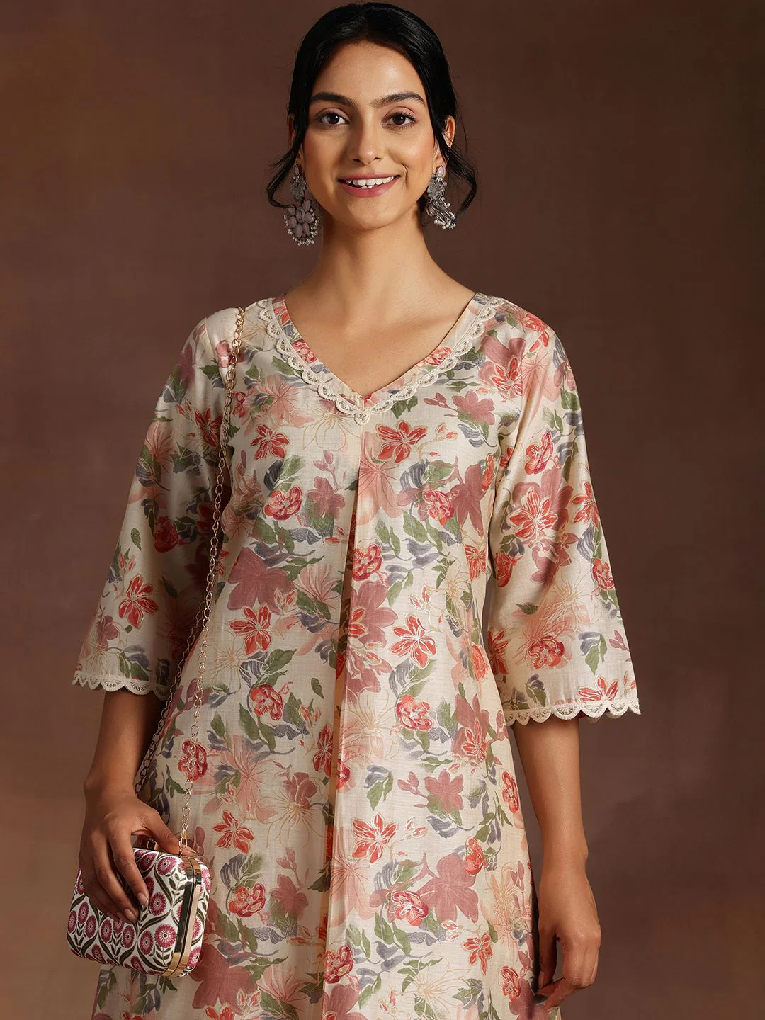 Libas Floral Printed Kurta With Trouser - Image 3