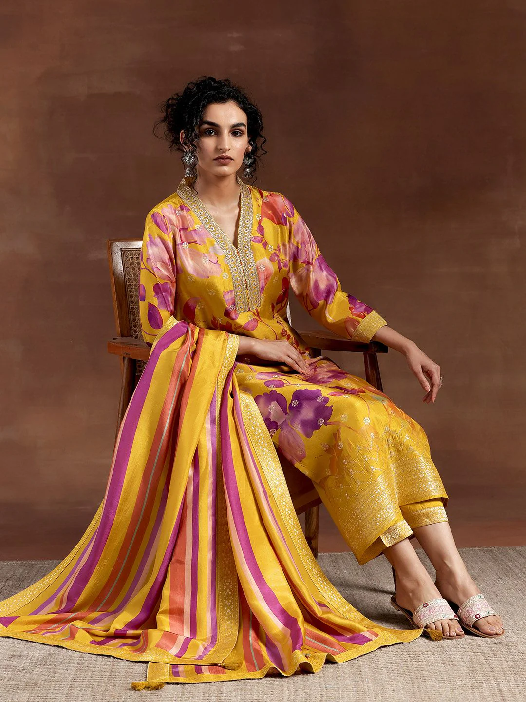 Libas Floral Printed Kurta With Trousers & Dupatta - Image 6