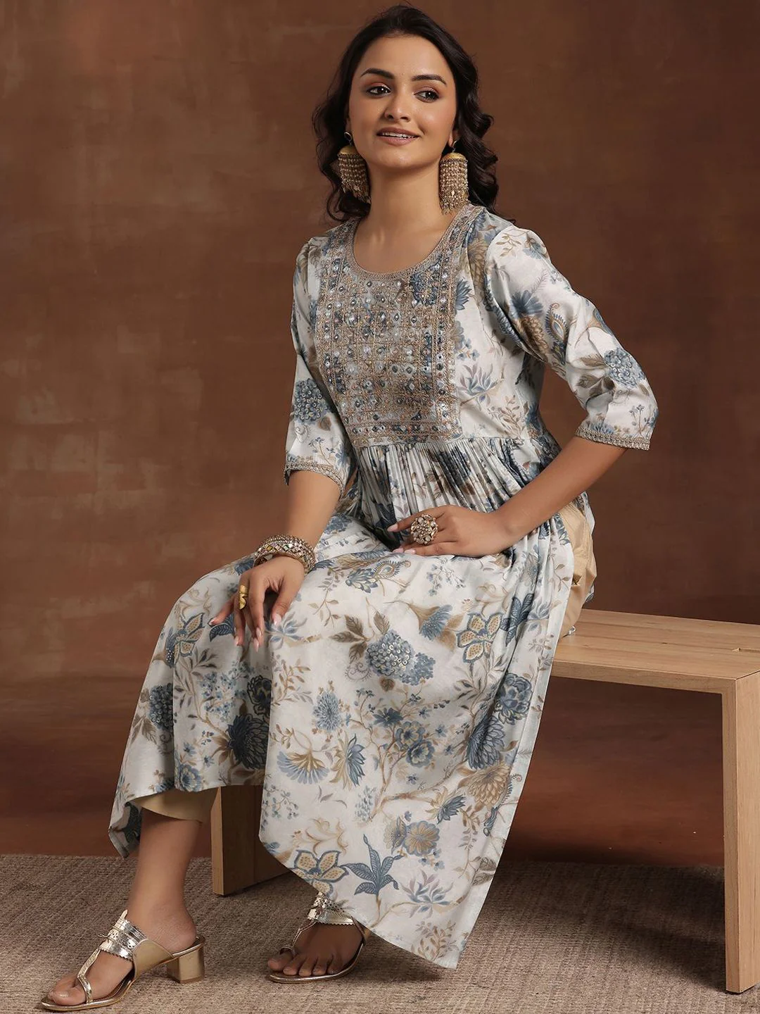 Libas Floral Printed Mirror Work High Slit Straight Kurta - Image 6