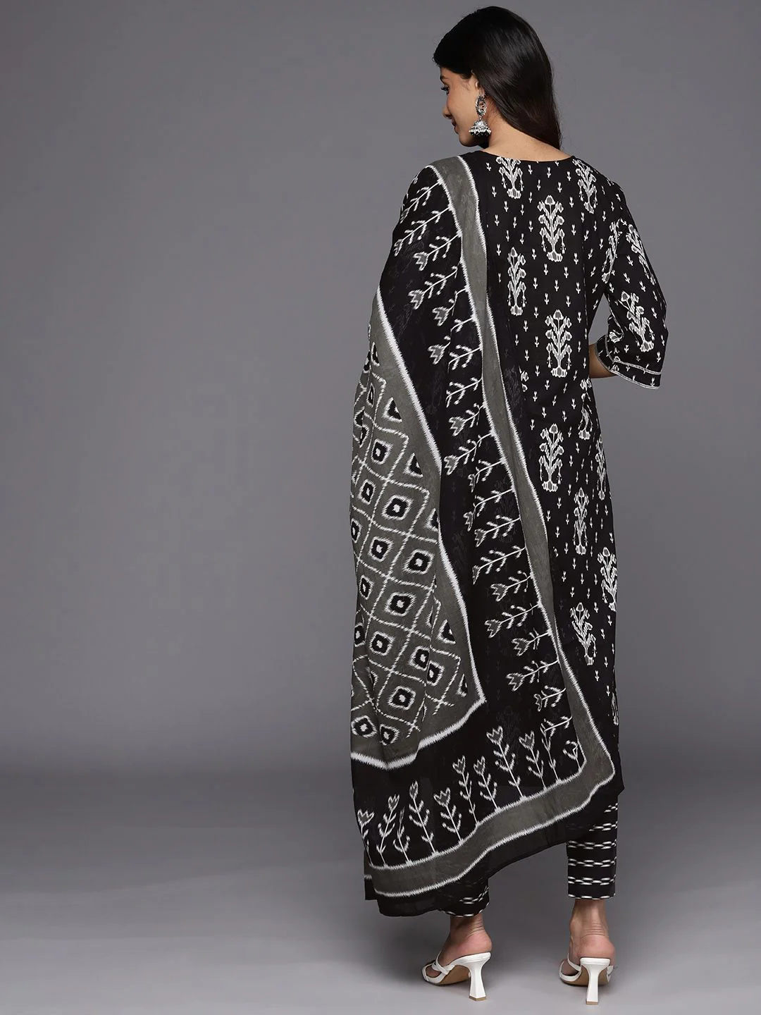 Libas Floral Printed Regular Mirror Work Pure Cotton Kurta With Trousers & Dupatta - Image 6
