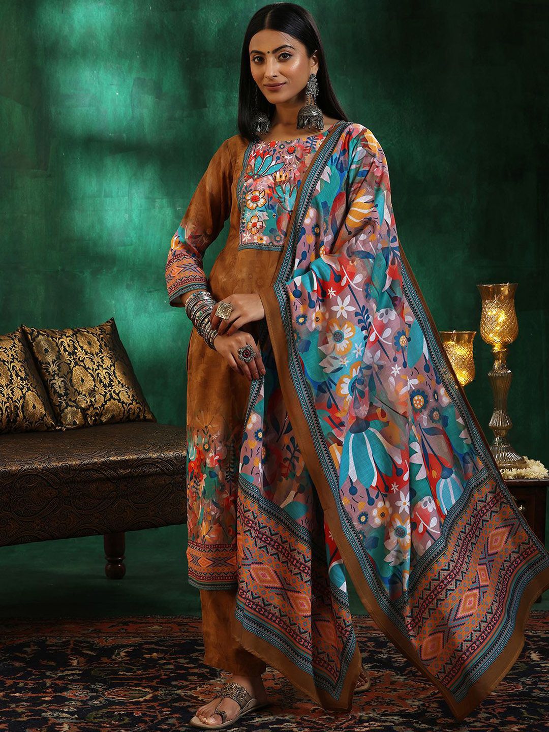 Libas Floral Printed Regular Sequinned Linen Straight Kurta with Trousers & Dupatta - Image 3
