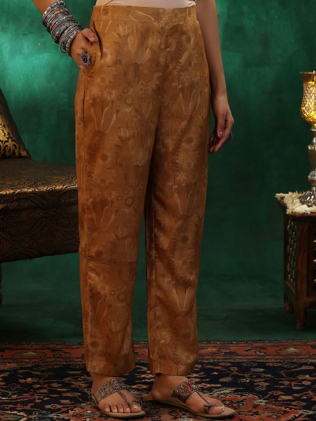 Libas Floral Printed Regular Sequinned Linen Straight Kurta with Trousers & Dupatta - Image 7