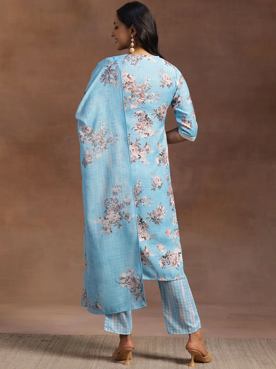 Libas Floral Printed Regular Thread Work Kurta With Trousers & Dupatta - Image 4