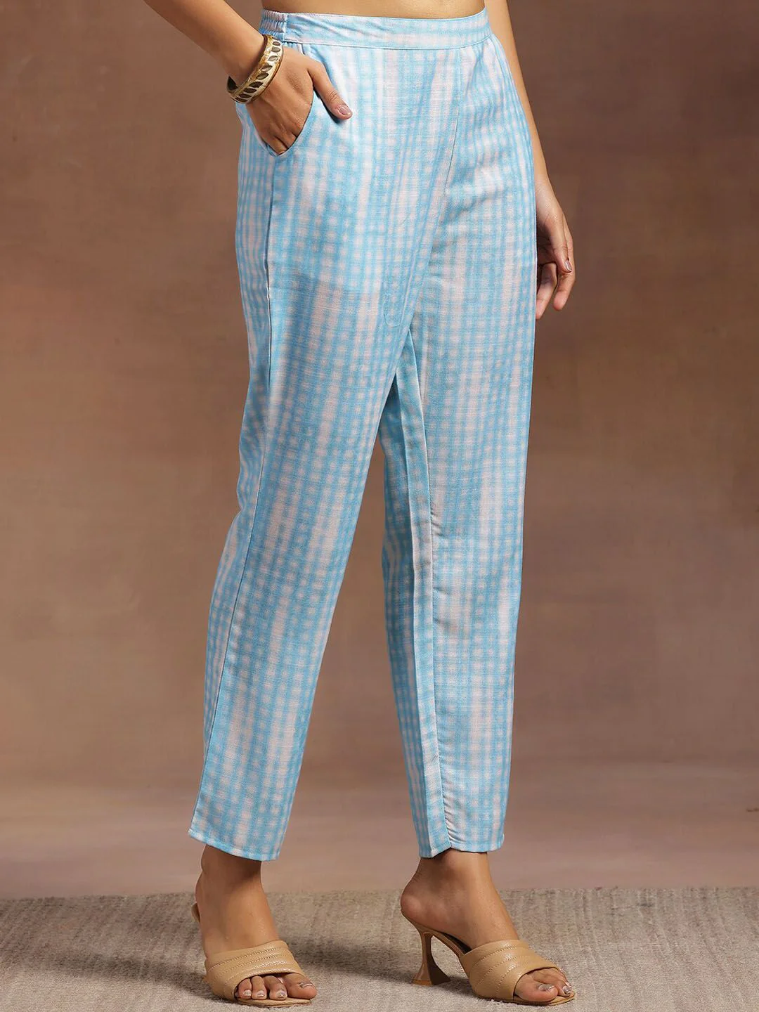 Libas Floral Printed Regular Thread Work Kurta With Trousers & Dupatta - Image 7