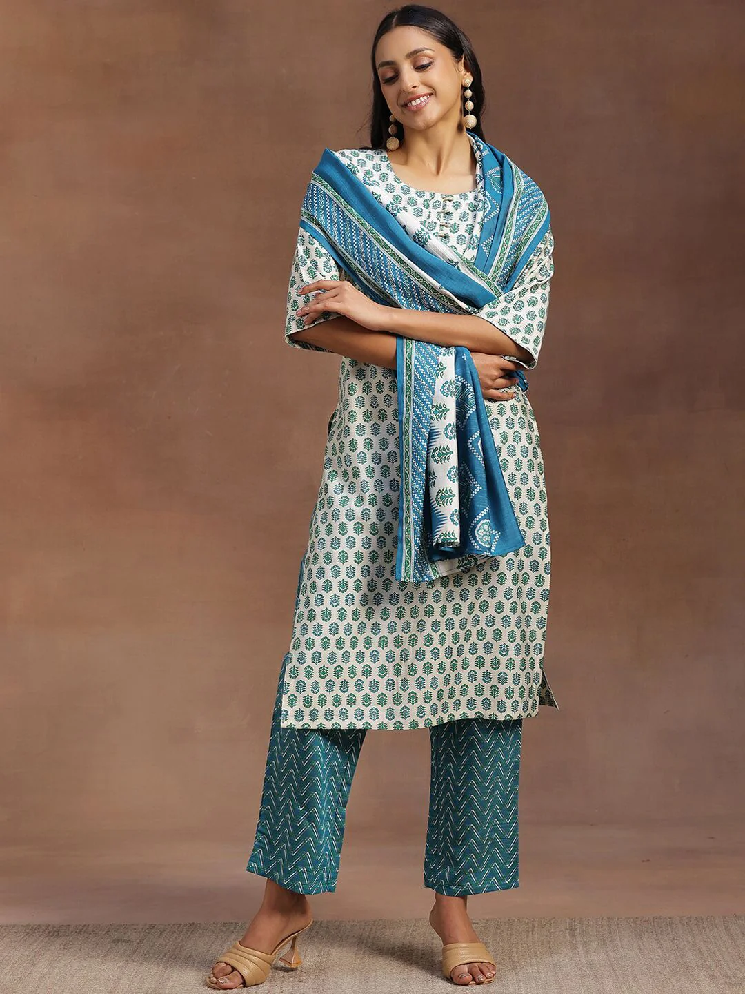 Libas Floral Printed Round Neck Regular Kurta With Trousers & Dupatta - Image 6