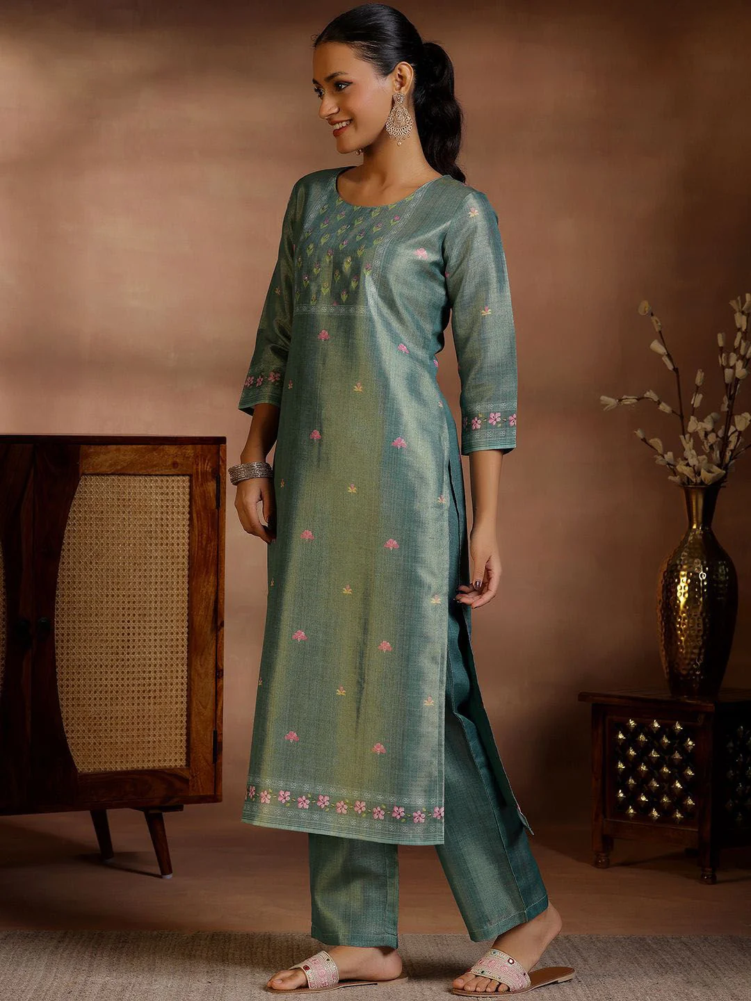 Libas Floral Printed Round Neck Straight Kurta with Trousers & Dupatta - Image 3