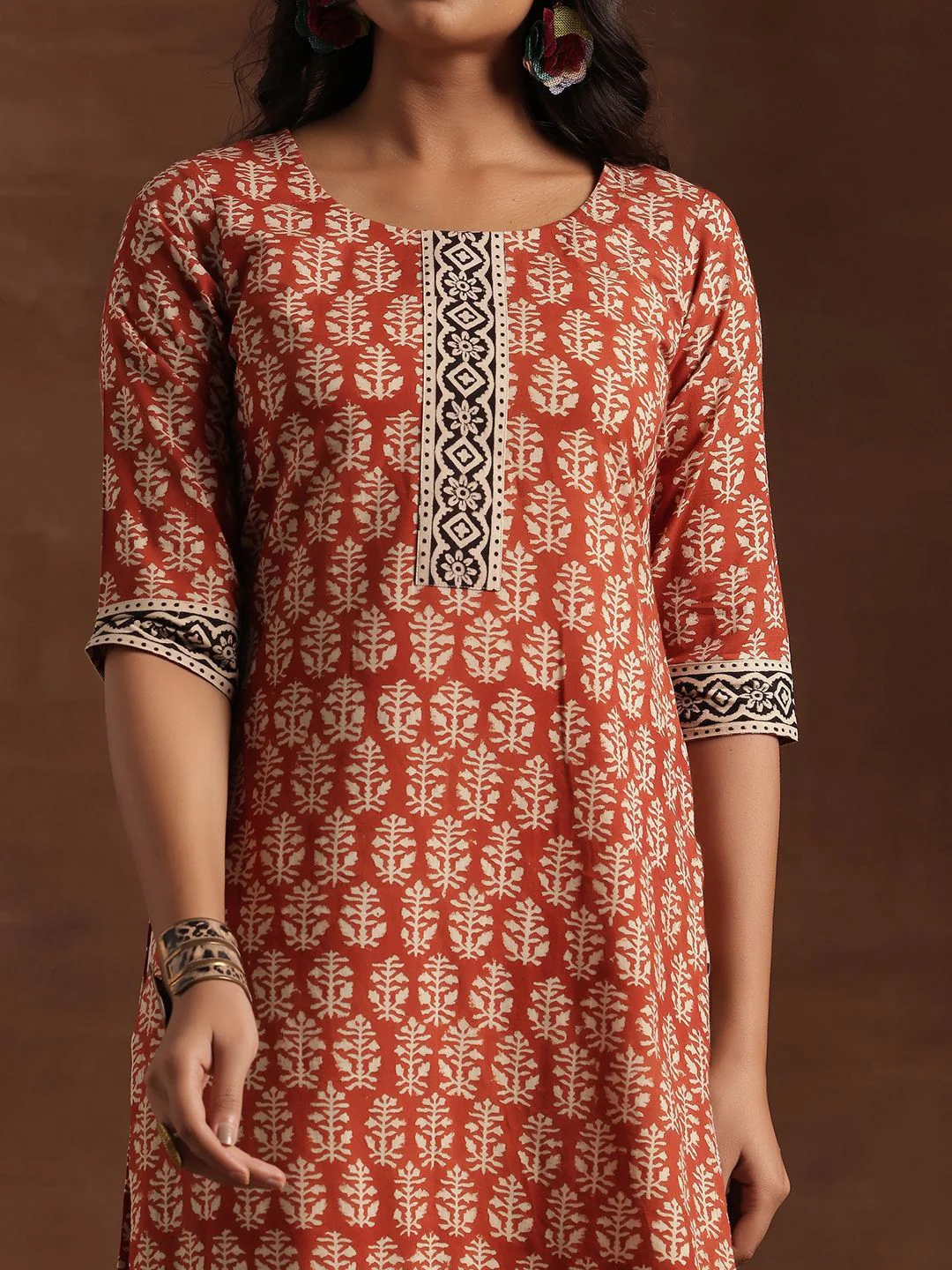 Libas Floral Printed Straight Kurta With Salwar And Dupatta - Image 2