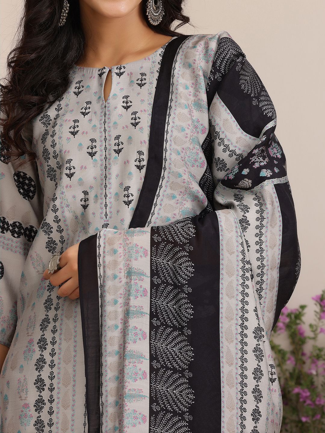 Libas Floral Printed Straight Kurta with Salwar & Dupatta - Image 2