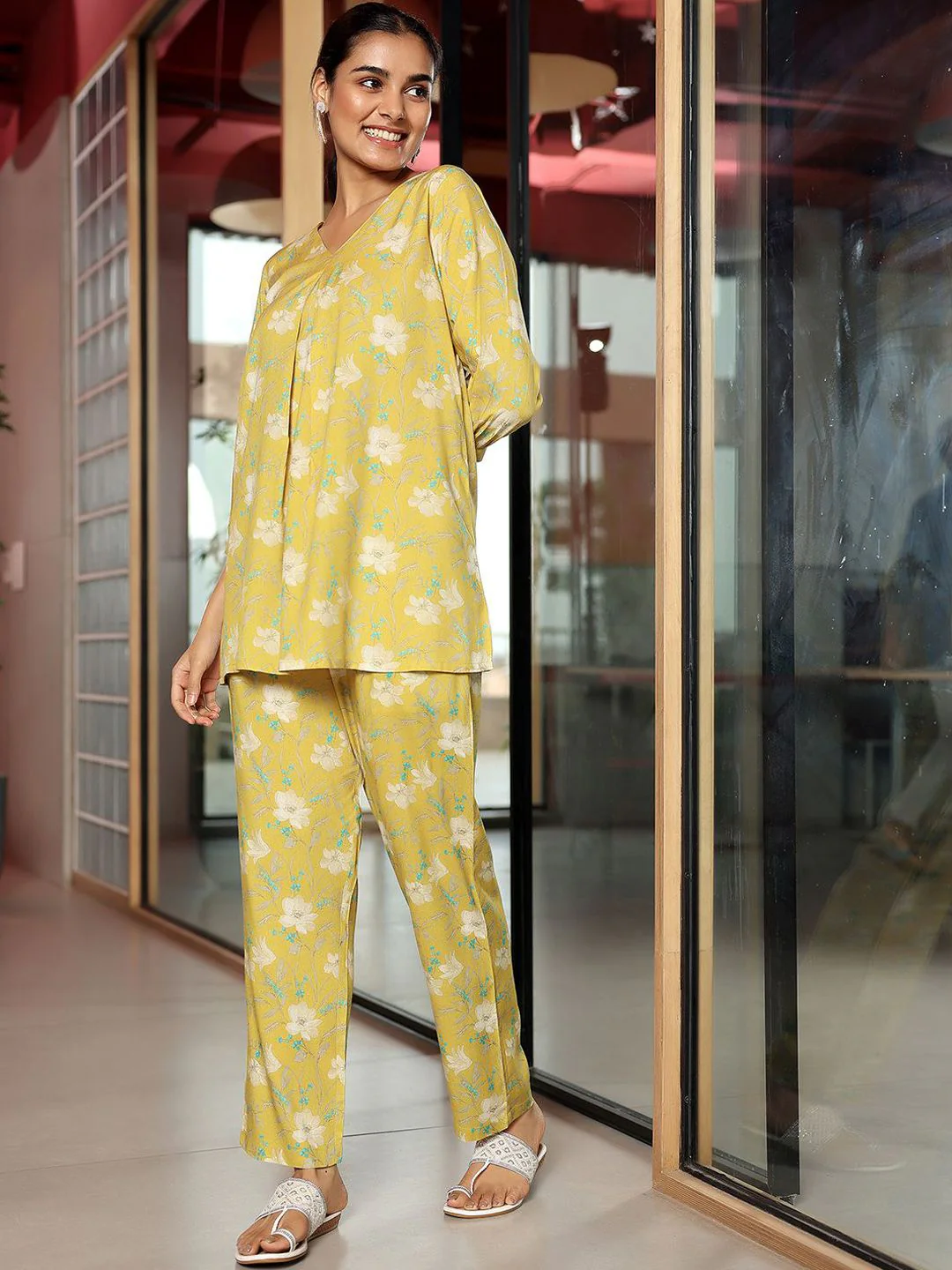 Libas Floral Printed Tunic With Trousers - Image 5